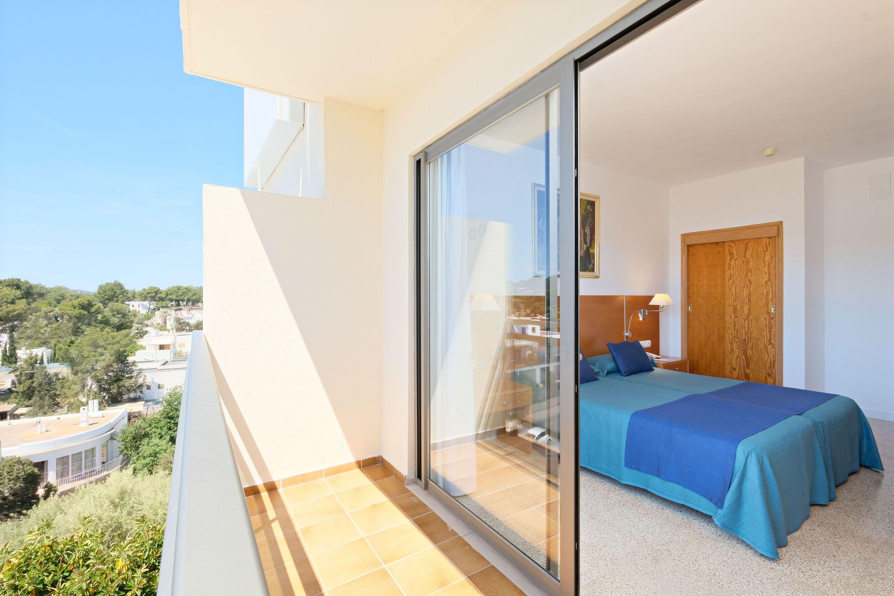 Azuline Hotel S'Anfora & Fleming (Adults Only) Sant Antoni de Portmany Екстериор снимка