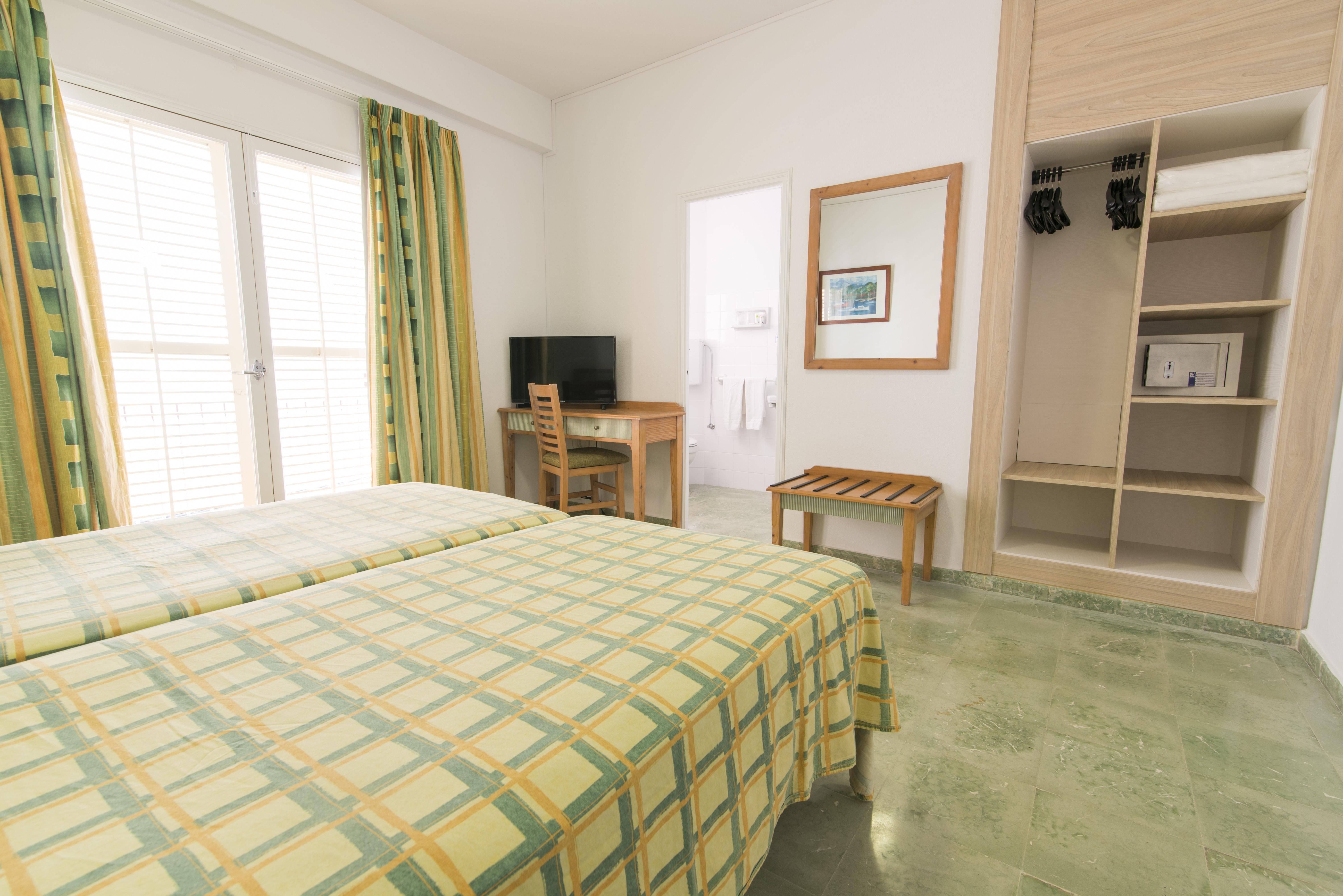 Azuline Hotel S'Anfora & Fleming (Adults Only) Sant Antoni de Portmany Екстериор снимка