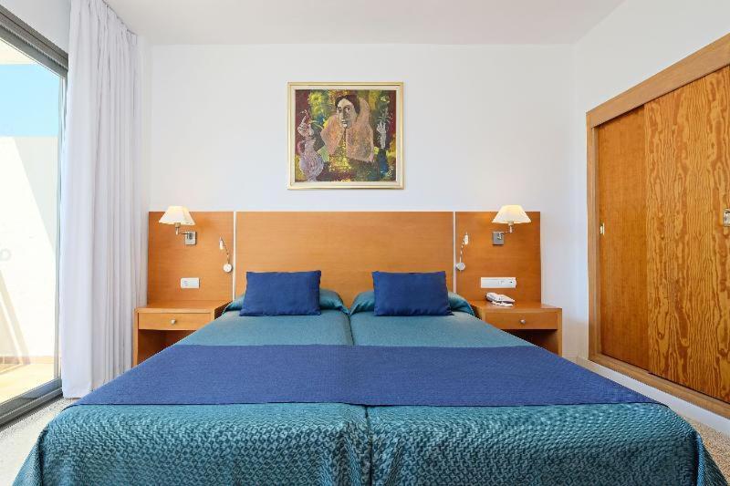 Azuline Hotel S'Anfora & Fleming (Adults Only) Sant Antoni de Portmany Стая снимка