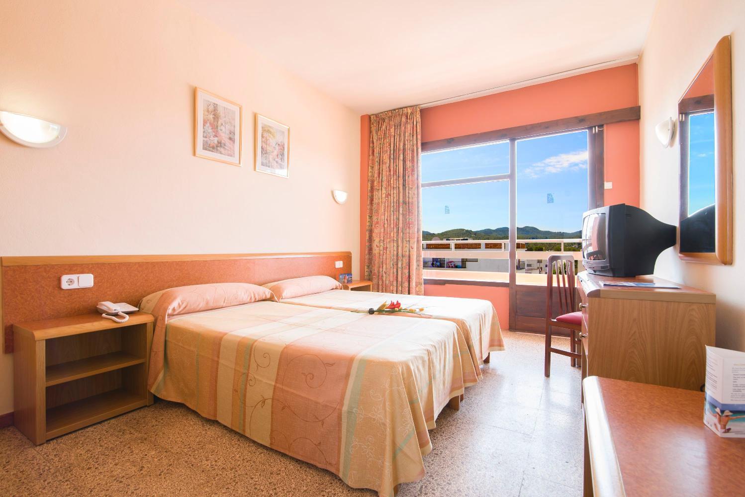 Azuline Hotel S'Anfora & Fleming (Adults Only) Sant Antoni de Portmany Екстериор снимка