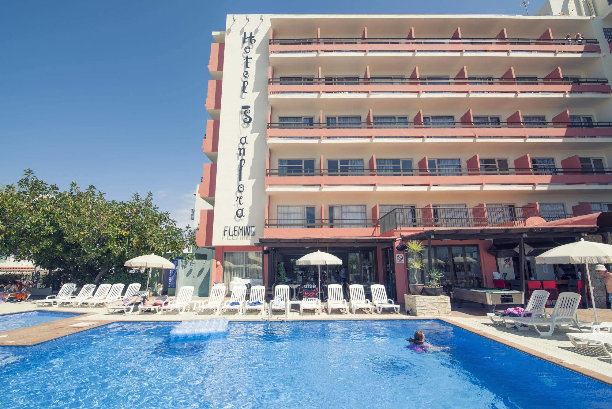 Azuline Hotel S'Anfora & Fleming (Adults Only) Sant Antoni de Portmany Екстериор снимка